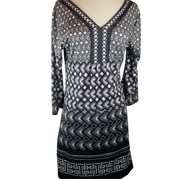 Dress by WHITE MARK COUTURE COLLECTION. SIZE M. BROWN WHITE GEOMETRIC DESIGN - Picture 1 of 16